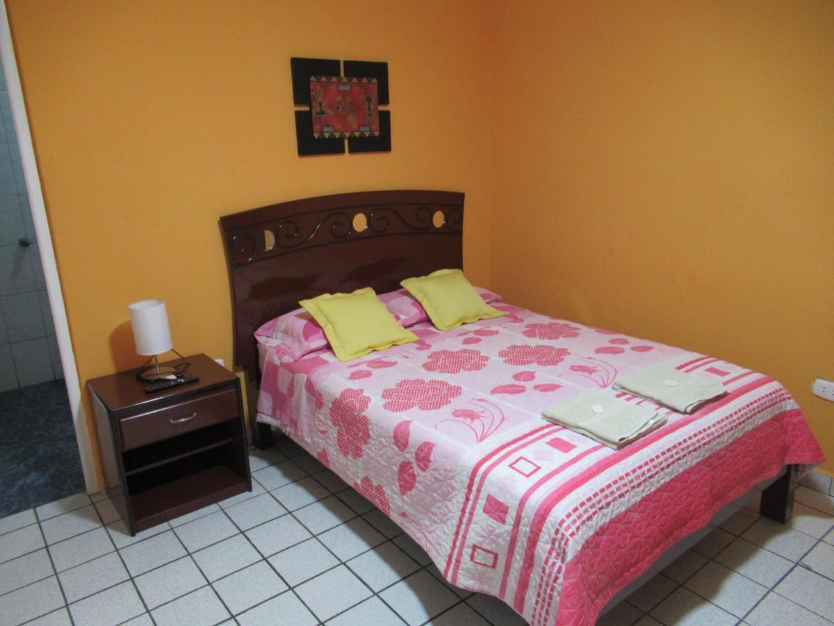 Kurmi Hostel Lima Airport Esterno foto