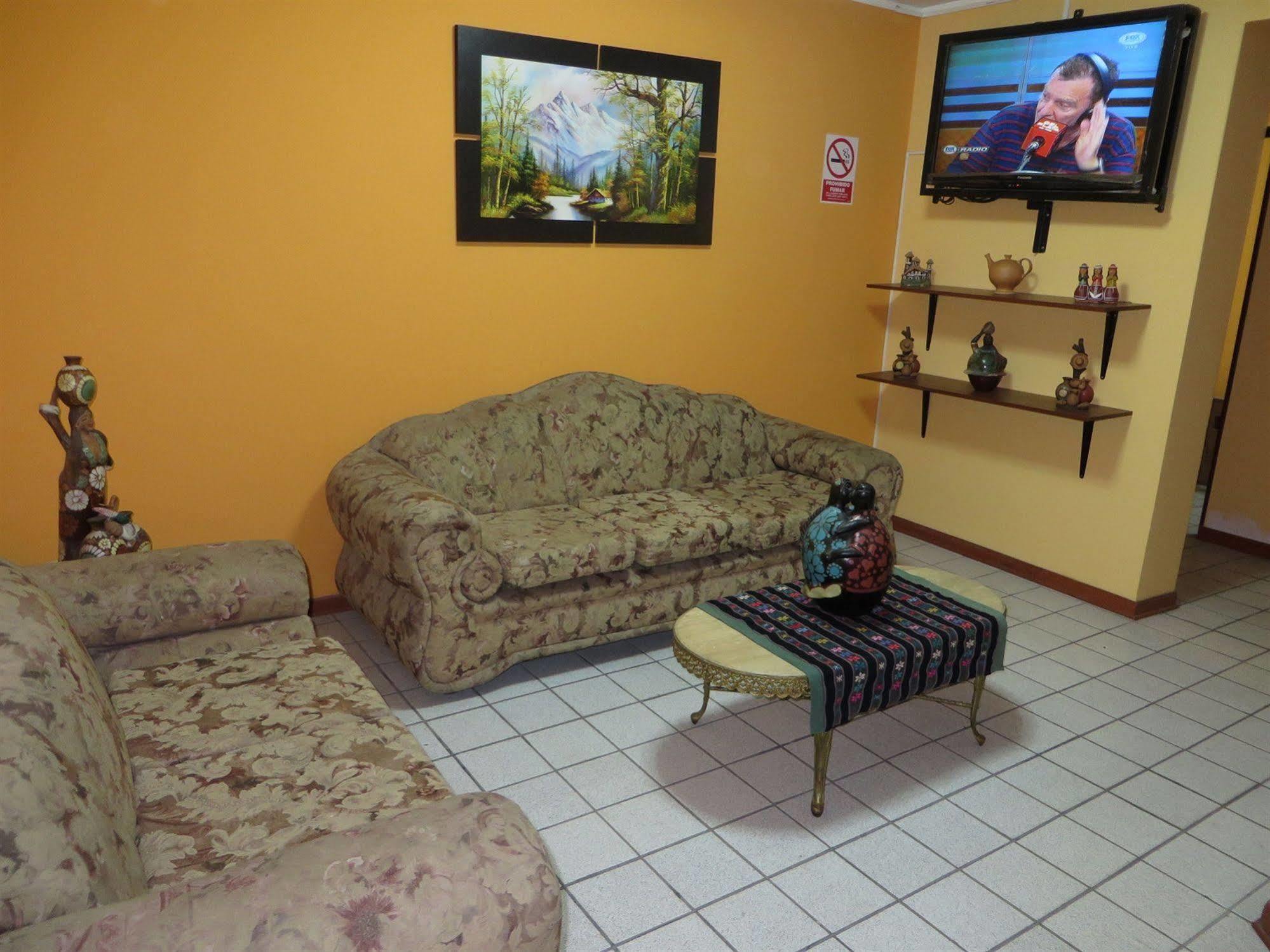 Kurmi Hostel Lima Airport Esterno foto